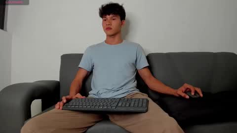 yizus_bonz online show from January 18, 12:12 am