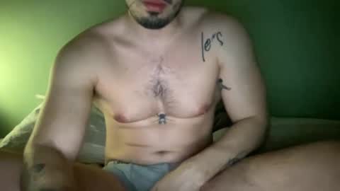 yngspaniard online show from January 6, 11:42 pm