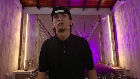 yohan_2003 online show from December 15, 1:19 pm