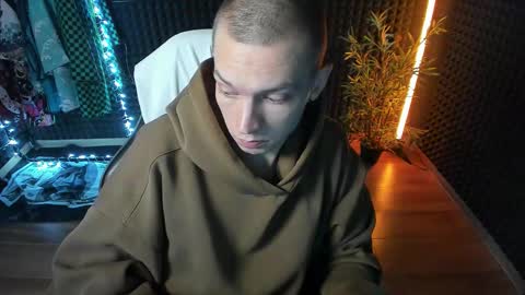 Snapshot of yoi_aji chatting on October 17, 5:33 am You can ask my name in pm online show from October 17, 5:33 am