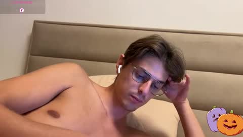 Chris online show from October 27, 8:27 am