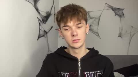 yoursweetyguy online show from November 21, 12:48 pm