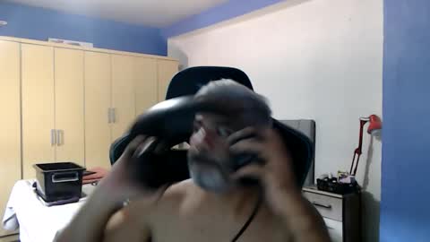 yourtoytoyoumaster3 online show from November 30, 5:48 pm