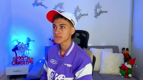 yulian_vasquez online show from December 22, 12:24 pm