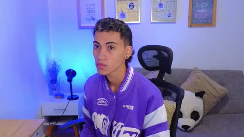 yulian_vasquez online show from December 17, 12:34 pm