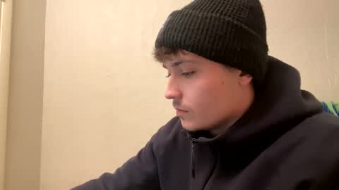 yungstudbev online show from December 22, 11:20 pm