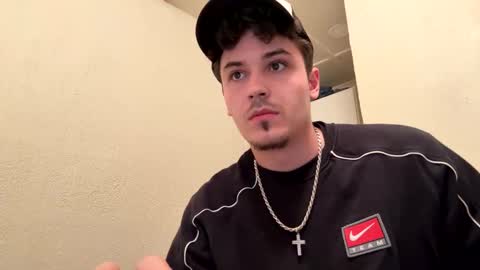 yungstudbev online show from September 21, 5:18 am