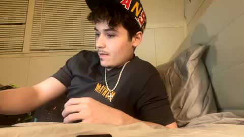 yungstudbev online show from January 29, 1:05 am