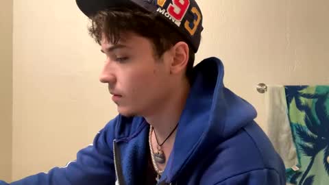 yungstudbev online show from January 17, 10:44 am