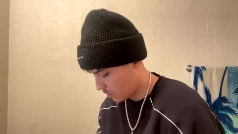 yungstudbev online show from December 24, 11:33 pm