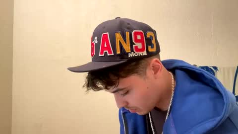 yungstudbev online show from December 21, 10:52 pm