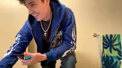 yungstudbev online show from January 19, 5:58 am