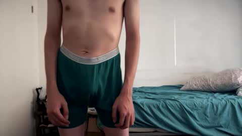 ywbrsnow online show from October 3, 9:53 pm