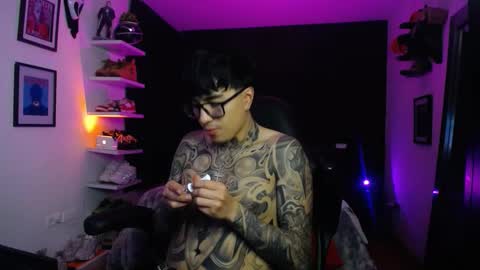 zac_muller1 online show from November 19, 5:18 am