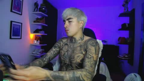zac_muller1 online show from May 29, 3:49 am