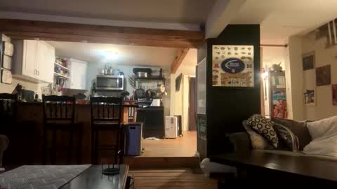 zach42104 online show from February 19, 7:49 am