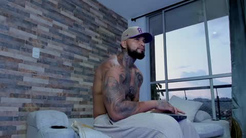 INSTAGRAM yormanfit7 online show from January 16, 11:16 pm