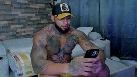 INSTAGRAM yormanfit7 online show from January 11, 1:06 am