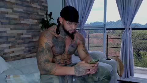 INSTAGRAM yormanfit7 online show from December 9, 10:48 pm