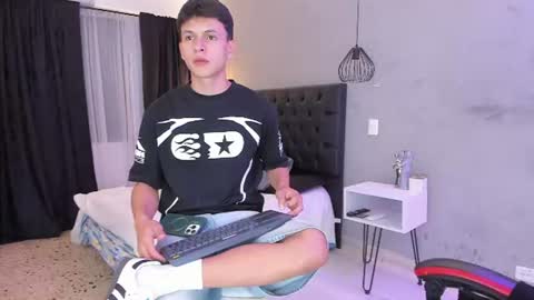 Samuel online show from June 25, 7:29 pm