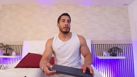 zanemaverick online show from December 17, 11:50 am