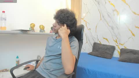 zayn_fox32 online show from April 29, 7:20 pm