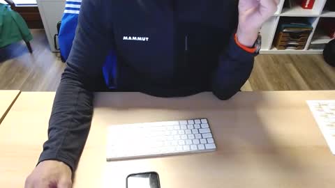 zeigmalwie online show from December 19, 8:24 am