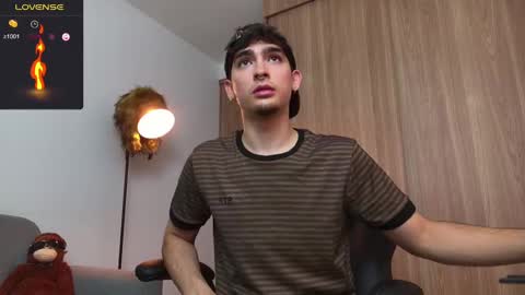 Snapshot of zenn_rush chatting on January 4, 12:27 pm Zenn online show from January 4, 12:27 pm