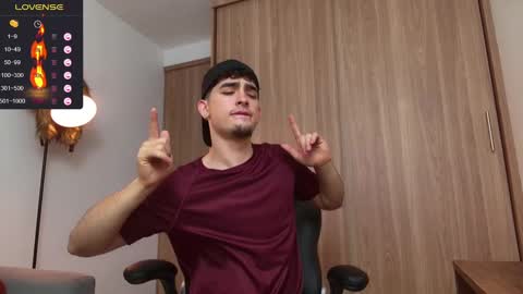 Snapshot of zenn_rush chatting on January 12, 12:23 pm Zenn online show from January 12, 12:23 pm