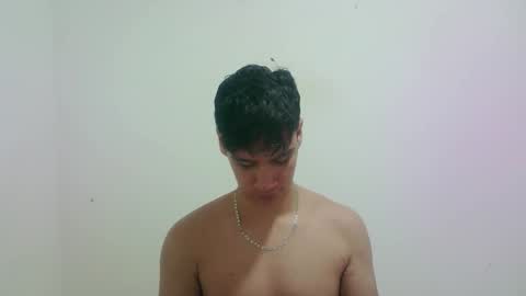 zeus_183 online show from October 4, 1:43 am