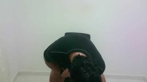 zeus_183 online show from September 23, 11:37 pm