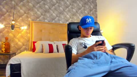 zeus online show from January 10, 7:00 pm