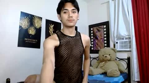 zavier skinny asian online show from November 28, 10:00 pm
