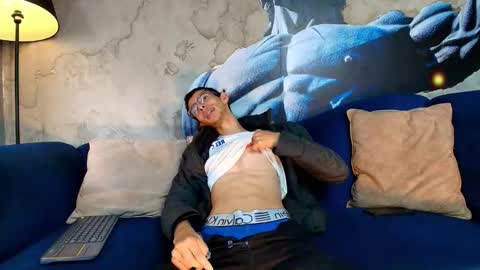 Zyro Nigth online show from October 27, 7:49 pm