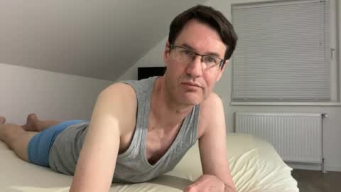 zzz123_cam online show from April 10, 10:17 pm