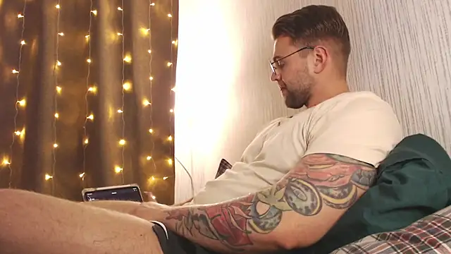 WayneWilson online show from December 21, 7:49 am