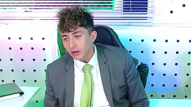 Darko0717 online show from October 31, 1:36 pm