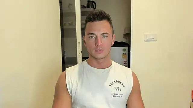 paulblack21 online show from February 6, 3:31 pm