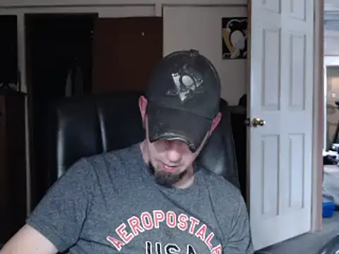 pensguy30 online show from December 2, 6:41 pm