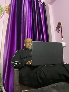 Dick 6inches online show from February 6, 3:20 pm