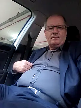 stiffandlubedxh online show from December 10, 7:37 am