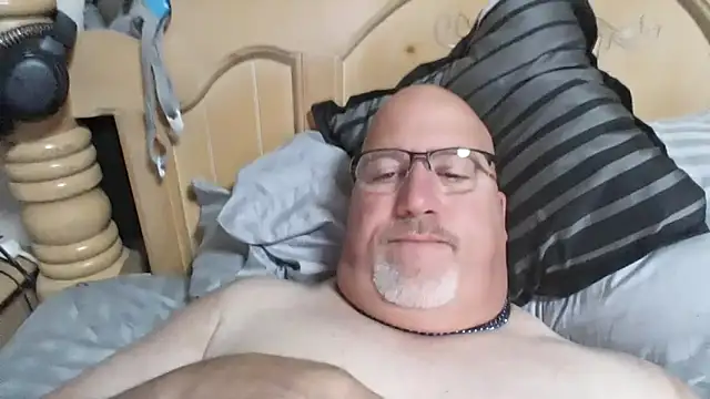 Bigbear0563 online show from October 7, 4:33 pm