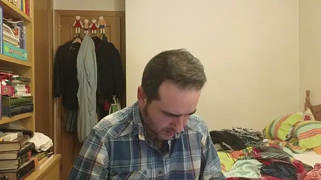 curiosillo83 online show from May 4, 3:25 pm