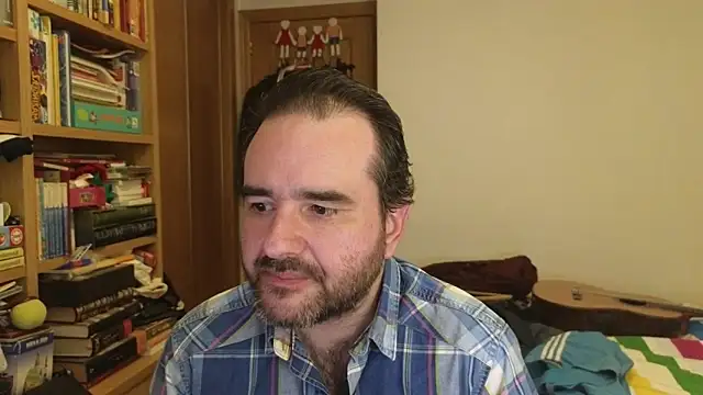 curiosillo83 online show from April 1, 3:20 pm