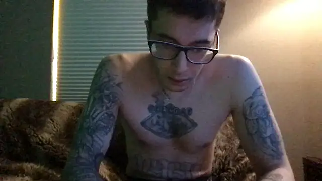 Snapshot of Bwcjoshbanks chatting on December 8, 10:03 pm Bwcjoshbanks online show from December 8, 10:03 pm