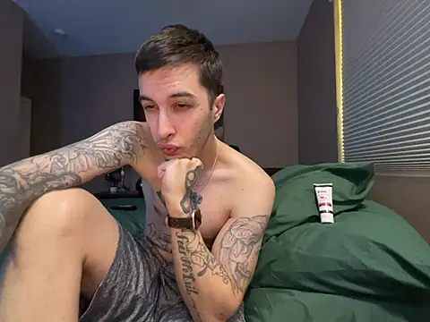 Snapshot of Bwcjoshbanks chatting on December 10, 11:00 pm Bwcjoshbanks online show from December 10, 11:00 pm