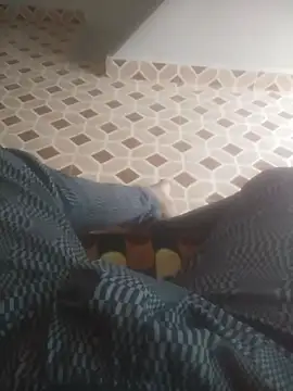 Snapshot of deshifuckers chatting on February 1, 2:26 am deshifuckers online show from February 1, 2:26 am