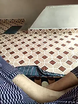 Snapshot of deshifuckers chatting on October 29, 5:10 am deshifuckers online show from October 29, 5:10 am