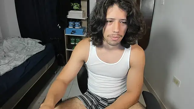 imtonny19 online show from May 27, 1:57 am
