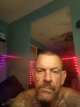 Snapshot of deepstroker42071 chatting on December 12, 5:10 am deepstroker42071 online show from December 12, 5:10 am